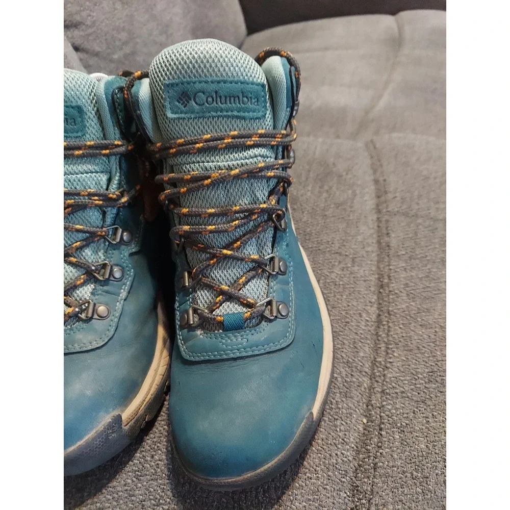 Columbia Womens Newton Ridge Plus Waterproof Hiking Boot Sz 8 Deep  Dusty Green